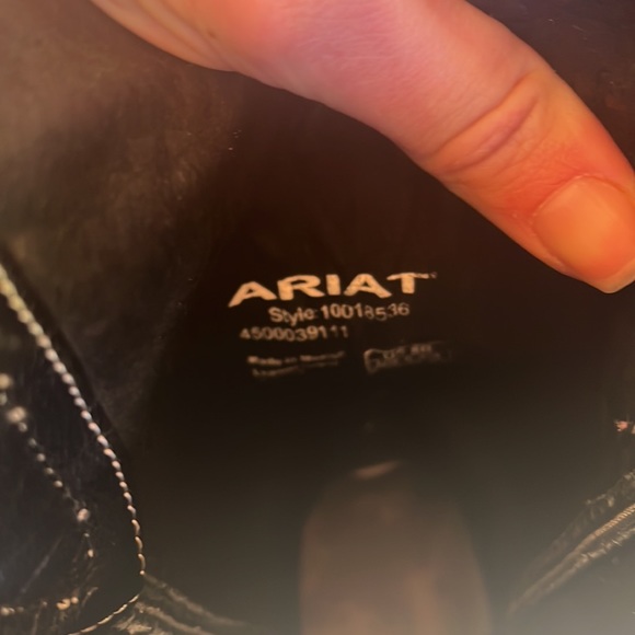 Cowboy boots size 8 ariats - Picture 3 of 4